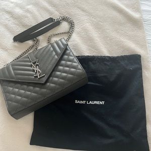 YSL ENVELOPE MEDIUM CHAIN BAG